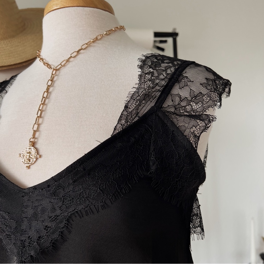 LACED SHOULDER DETAIL DAINTY CAMI TOP - Picture 2 of 6